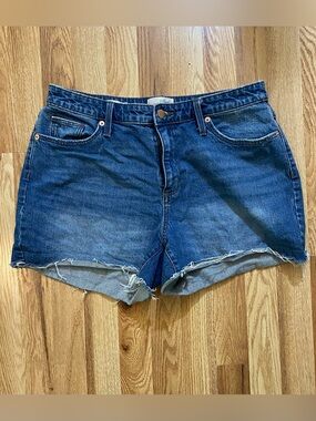 Universal Thread Classic Blue Denim Women's Shorts - Casual Cutoff Style Size 12